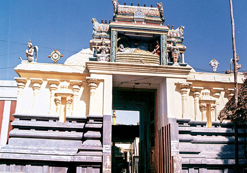 Sri Garudaalwar Sannadhi-Rajagopalaswamy Temple
