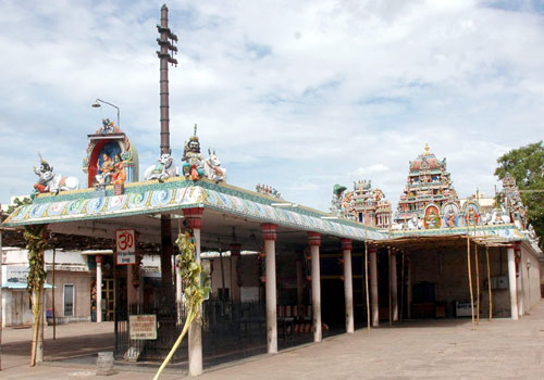 Madurai Immayilum Nanmai Tharuvar Shiva Parvathy Temple