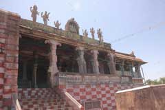 Piranmalai Kodunkundranathar Shiva Parvathy Temple