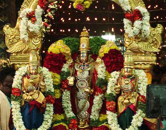 Tirukkurungudi/Tirukarangudi-Azhagiya Nindra Nambi Temple